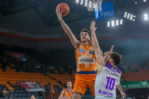 格拉在边路 格拉在边路